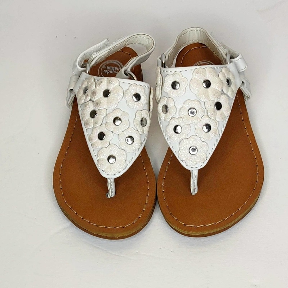 Wonder Nation White Daisy Flower Sandals